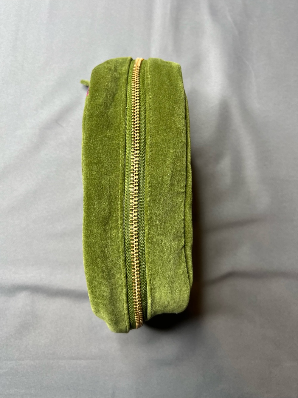 Elizabeth Scarlett London Velvet Tiger Cosmetic Bag – Green Velvet Pouch - Picture 9 of 12